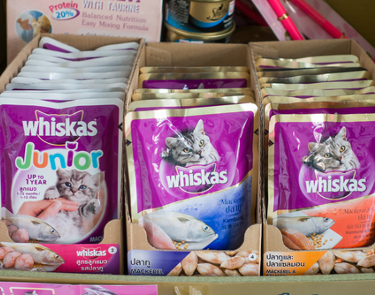 Pet food packaging